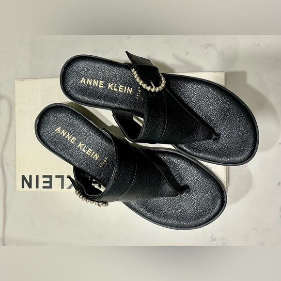 Anne Klein | Shoes | Anne Kline Black Leather Thong Sandals | Poshmark